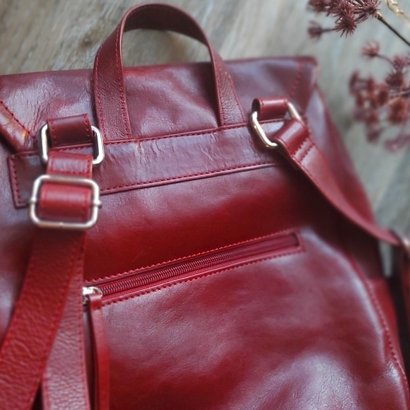 Wilsons Leather | Roma Genuine Leather Backpack - Picture 12 of 15